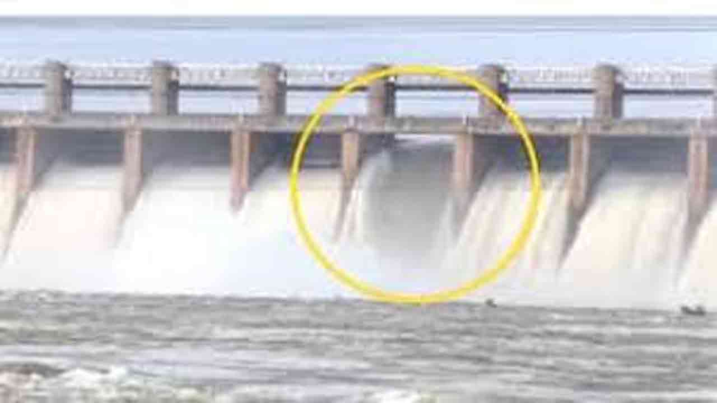 Tungabhadra Dam Gate failure: Krishna River Flooding Impact in 2024