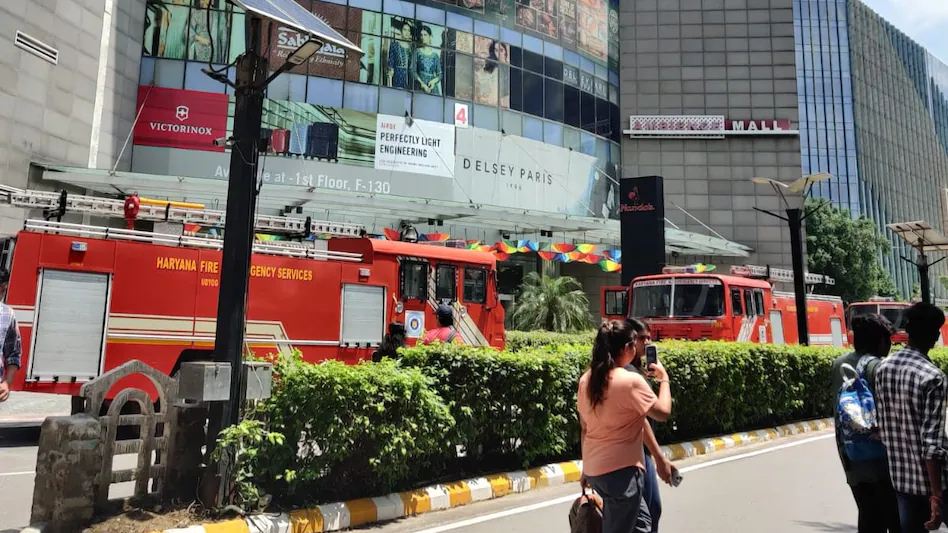 Bomb threat at ambience mall