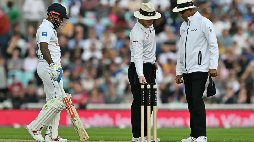 Chris Woakes bowling spin